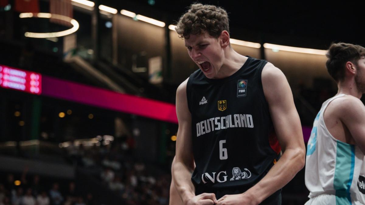 Il tedesco Hannes Steinbach rifiuta oltre 10 milioni dalla NCAA e va al Draft NBA