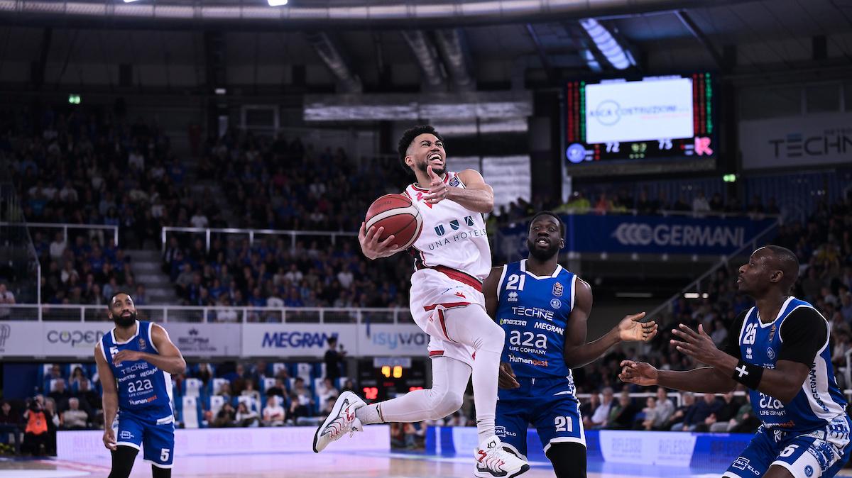 Reggio Emilia, Stephen Brown sottoposto a esami specialistici