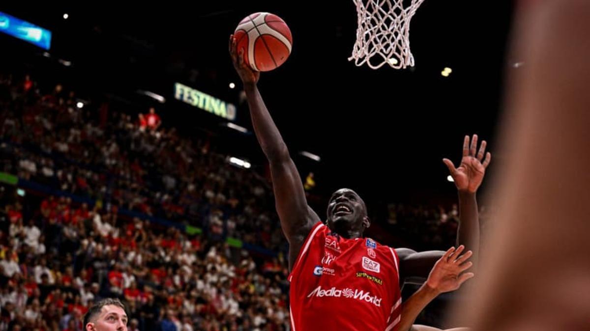 Olimpia, Ousmane Diop subito impattante: sigla i suoi record stagionali in Gara 1 di Finale Scudetto