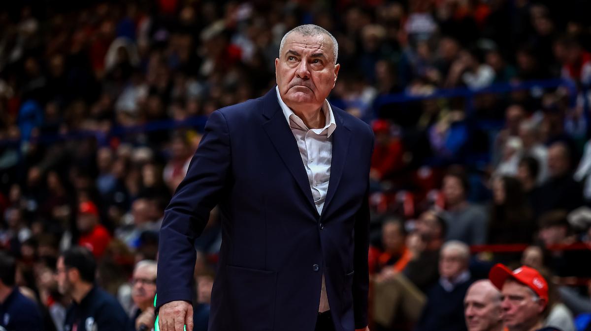 Trapani Shark, le tifoserie a Repesa: «Ci ha dato un sogno. Speriamo possa ripensarci»