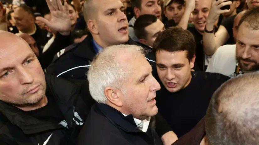Partizan: 2.000 tifosi all'aeroporto per convincere Obradovic a restare