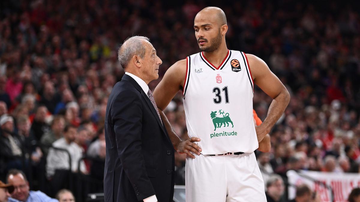 Ettore Messina: «Mollato in difesa, è la cosa più deludente della partita»