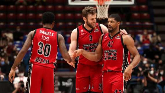 Daniels, Melli e Hines.