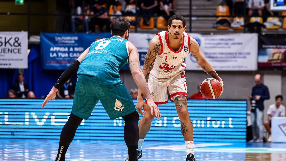 Il Piccolo: «Trieste, batosta a Cantù. Ora è allarme play off»