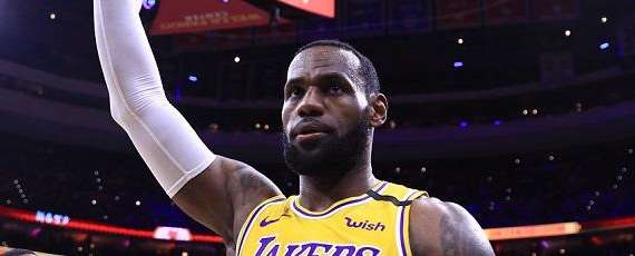 NBA - LeBron James supera Kobe Bryant: è il 3° marcatore All Time