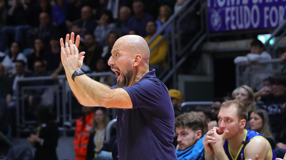 A2 - Verona, Cavina: "Cento campo caldissimo, speriamo di aver recuperato giocatori"