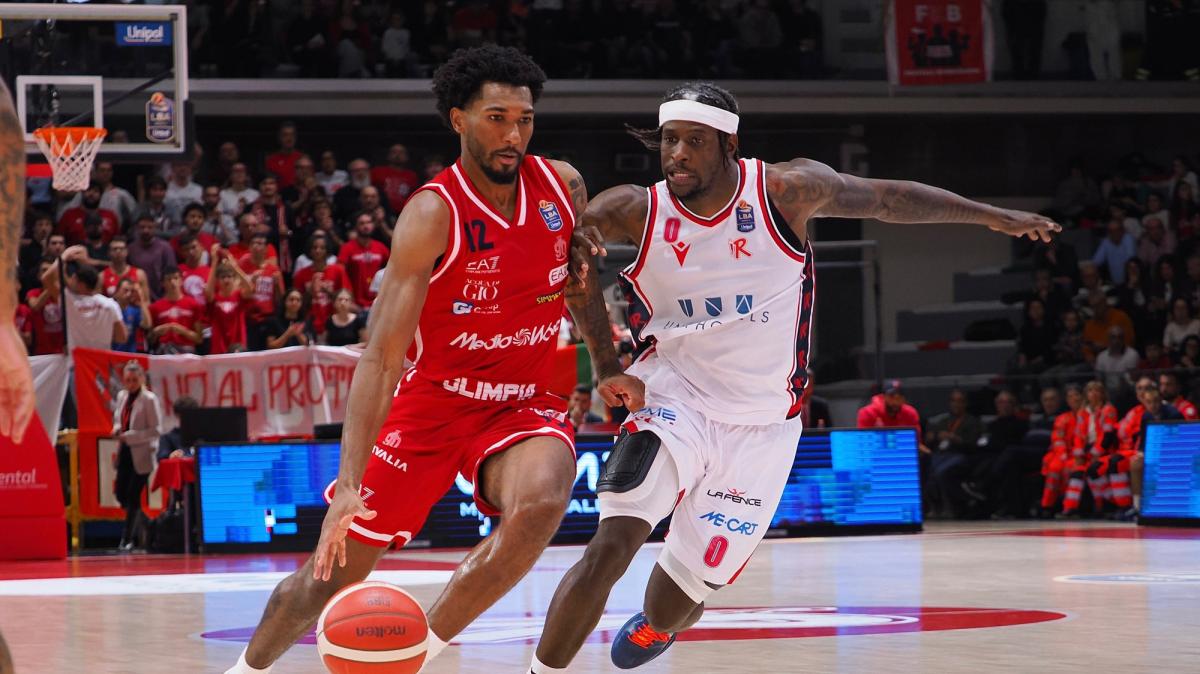 LIVE | No game a Reggio: l'Olimpia Milano travolge la Unahotels