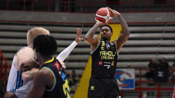 LIVE LBA - Tajion Jones lancia la vittoria di Cremona che espugna Napoli