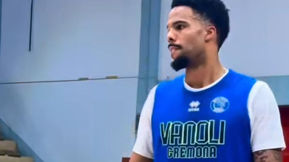 Vanoli Cremona, per Mattia Udom esordio rinviato a marzo