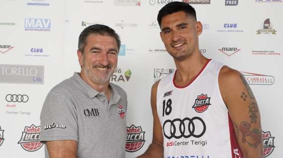 Serie B - Tommaso Pichi, un 2,02 nell'area del Basketball Club Lucca