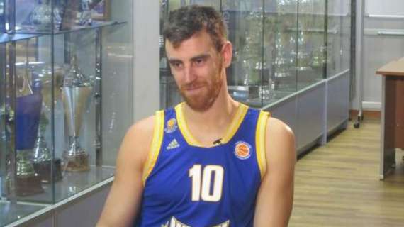 Play of the Day - Victor Claver (Khimki) 