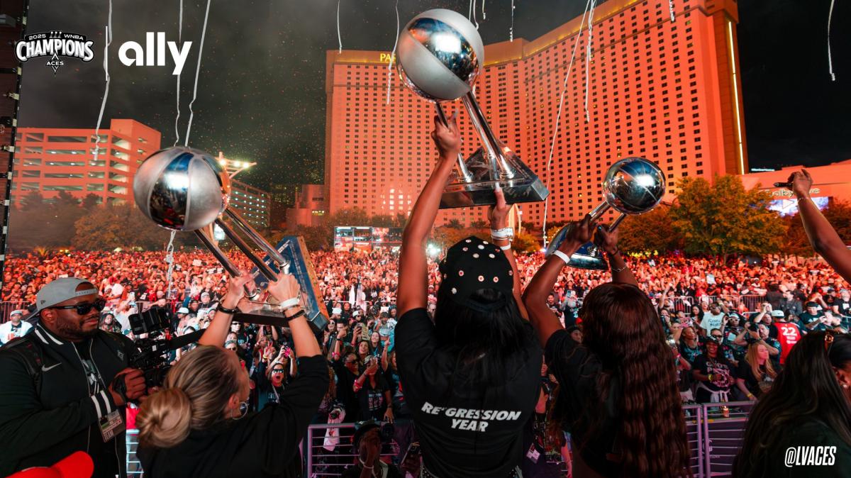Le Las Vegas Aces festeggiano il terzo titolo WNBA in quattro anni: parata e celebrazioni sullo Strip
