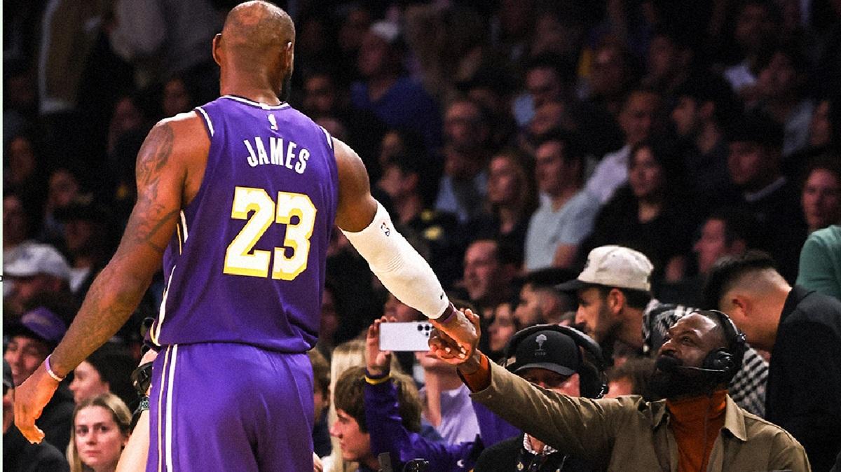 Dopo la sconfitta dei Lakers contro i Suns LeBron ammette di essersi fatto "vecchio"