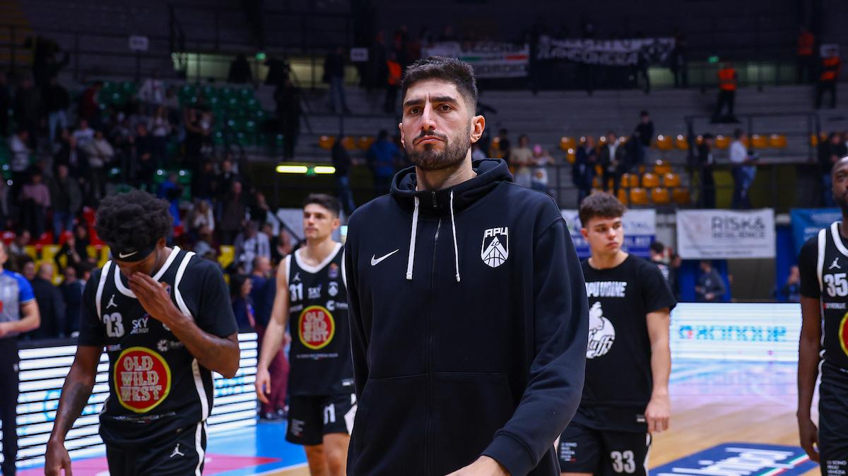 «Fischi per Da Ros» a Cantù. Il motivo? Un post sui social