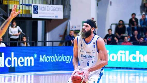 Serie B - Si separano le strade di Pallacanestro Roseto e Mitchell Poletti