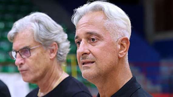 Serie B - Legnano Knights, coach Piazza all'allenamento con palla