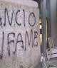 Le scritte contro Mancinelli