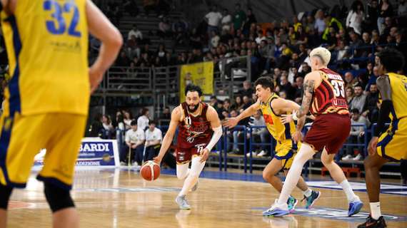 LIVE LBA - Ennis guida la vittoria Reyer in casa della Givova Scafati all'overtime 