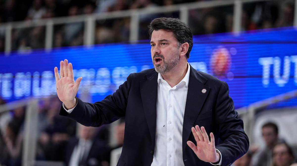 Dietro l'esonero di Israel Gonzalez a Trieste: scarsa continuità e frizione negli spogliatoi 