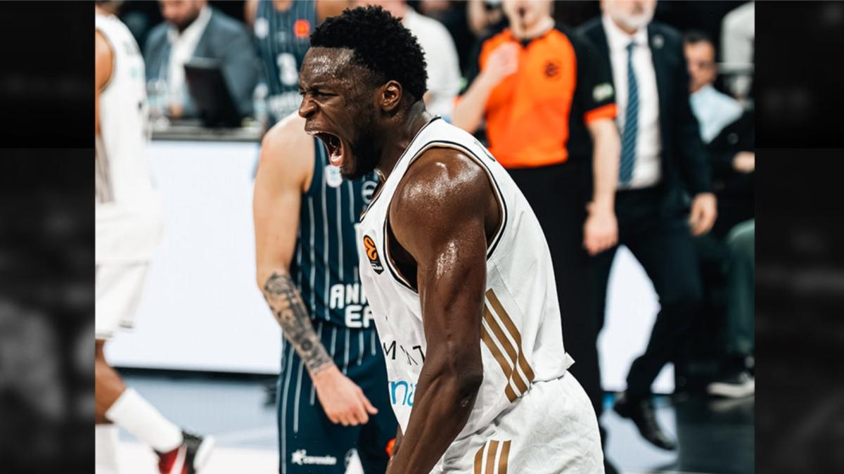 Wright IV show, Dubai Basketball si prende una bella vittoria sull'Anadolu Efes