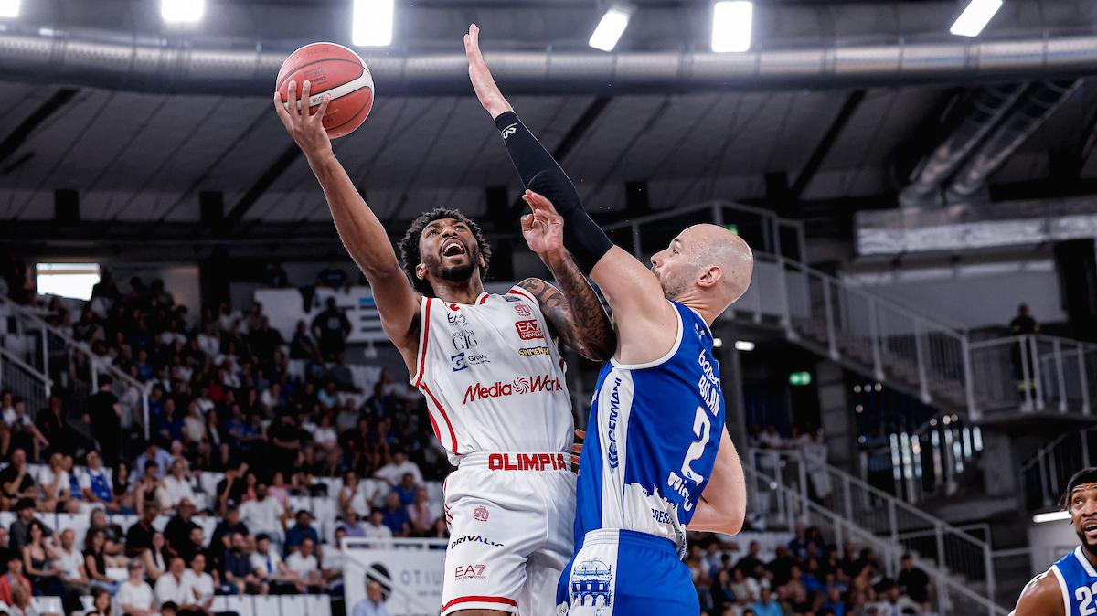 Germani Brescia - Olimpia Milano: diretta 3Q 39-49 2'
