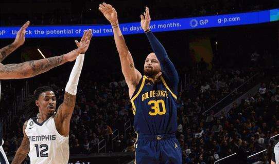 NBA - Golden State, l'incredibile espulsione di Steph Curry contro i Grizzlies