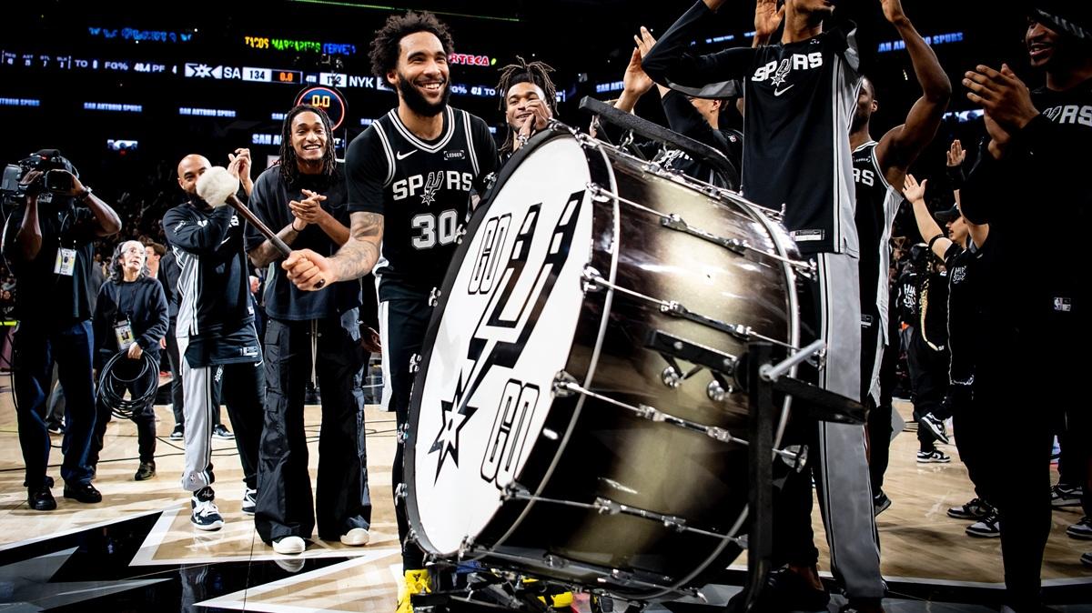Champagnie da record e paura per Wembanyama: Spurs di carattere sui Knicks