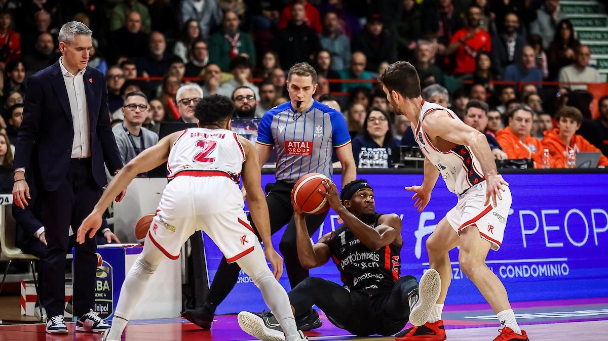 Varese si scioglie davanti all'energia di Reggio Emilia: gli highlights