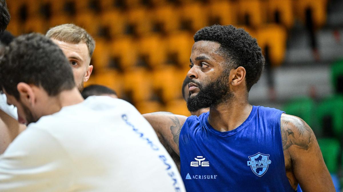 Dinamo Sassari tra salvezza vicina e sogno playoff con un Macon in più 