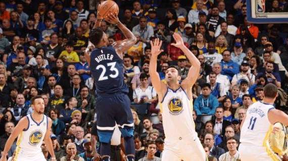 NBA - Golden State vola nel secondo tempo grazie alle giocate di Curry e Thompson. Sconfitta per i Timberwolves 