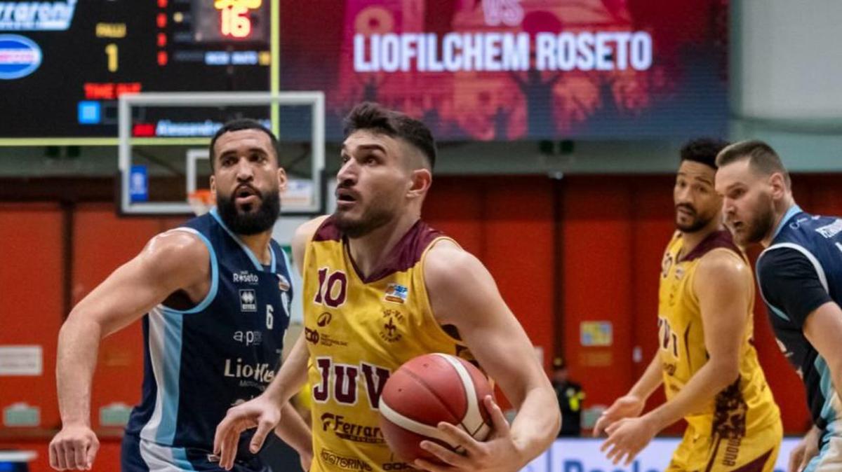 Con un primo tempo travolgente la Ferraroni Cremona regola la Liofilchem Roseto