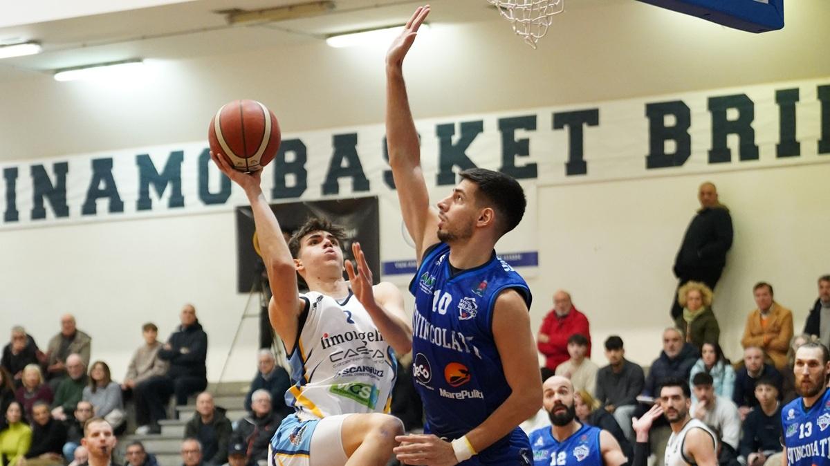 Serie B - La Dinamo torna alla vittoria: battuta Milazzo 74-67 al PalaZumbo L