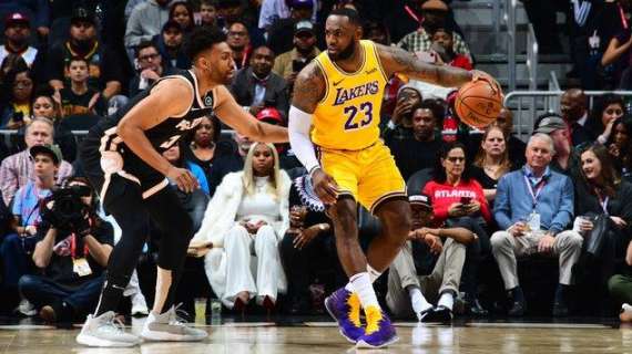 NBA - Lakers, LeBron James toglie le castagne dal fuoco ad Atlanta