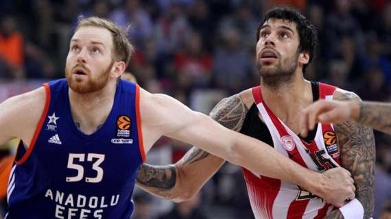 EuroLeague - L'Anadolu Efes vince con Alex Kirk, da Pistoia a corsaro del Pireo