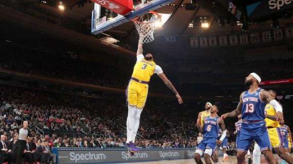NBA - I Lakers sorridono a New York con la coppia James-Davis