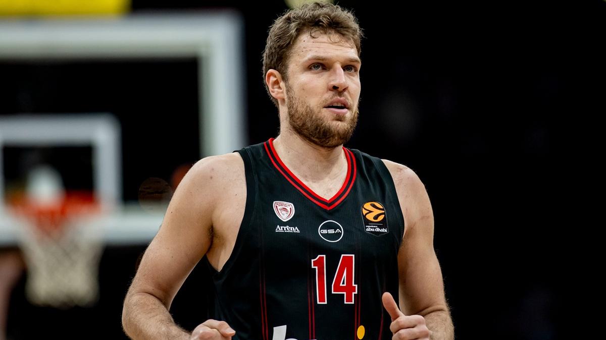 Olympiacos solido e brillante: Bayern battuto senza affanni al Pireo