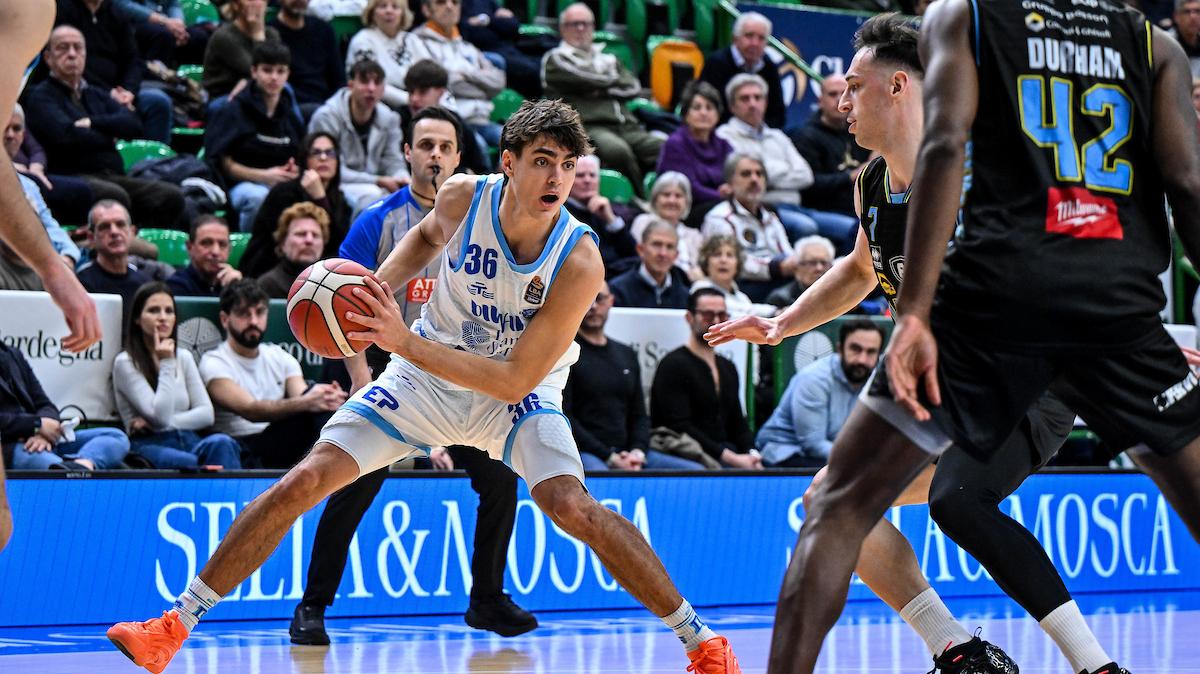 Una Dinamo Sassari decisa e corposa mette sotto la Vanoli Cremona