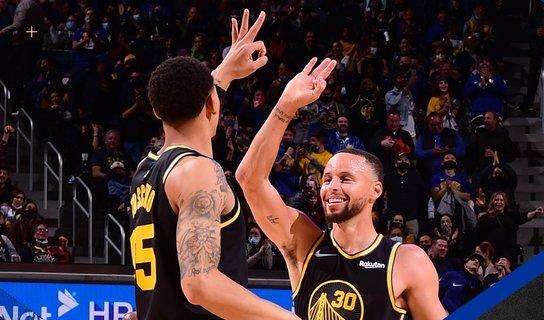 NBA - Il secondo tempo dei Warriors annichilisce Philadelphia