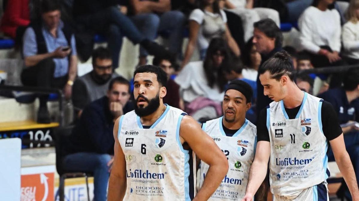 Gazzetta: «Daspo di tre anni a un tifoso di Roseto dopo la partita con Pesaro»