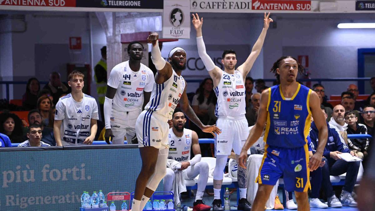 La Valtur Brindisi stende Torino al PalaPentassuglia 