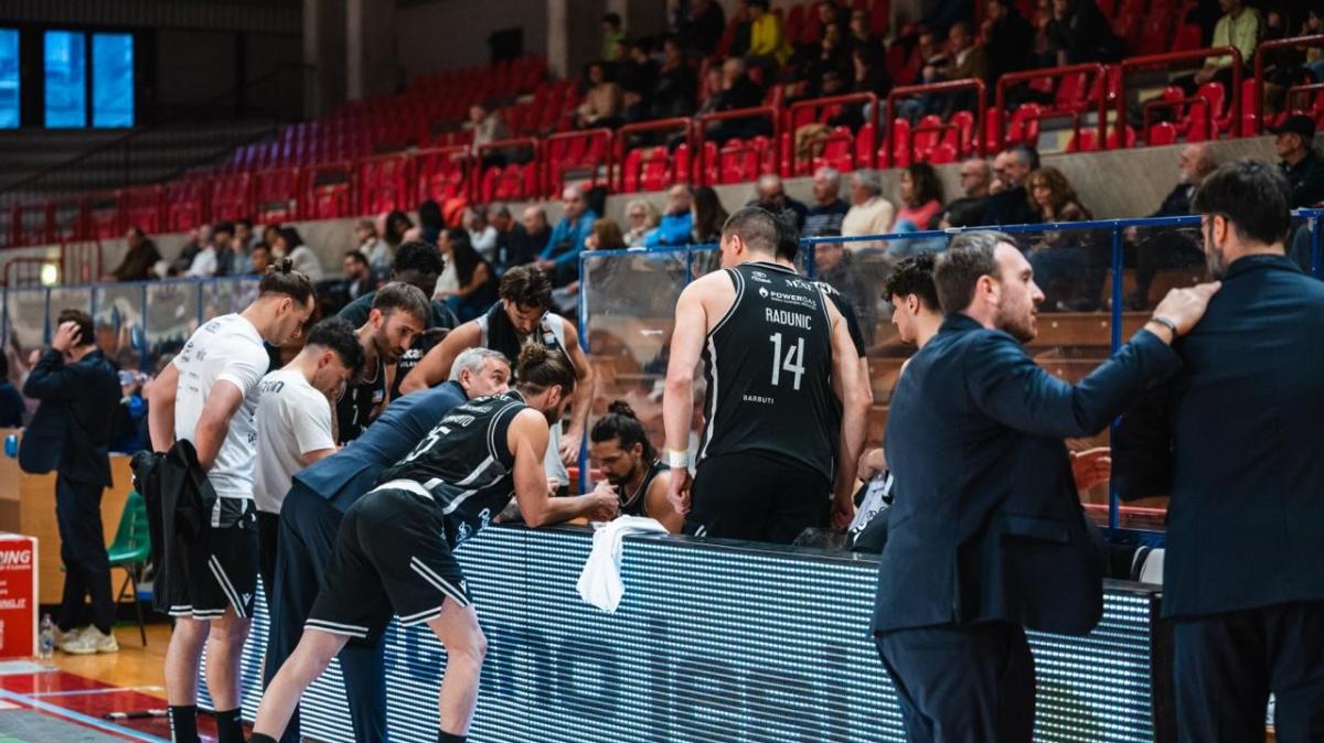 Serie B - Recupero 10a: la Paperdi Caserta lascia i due punti a Jesi