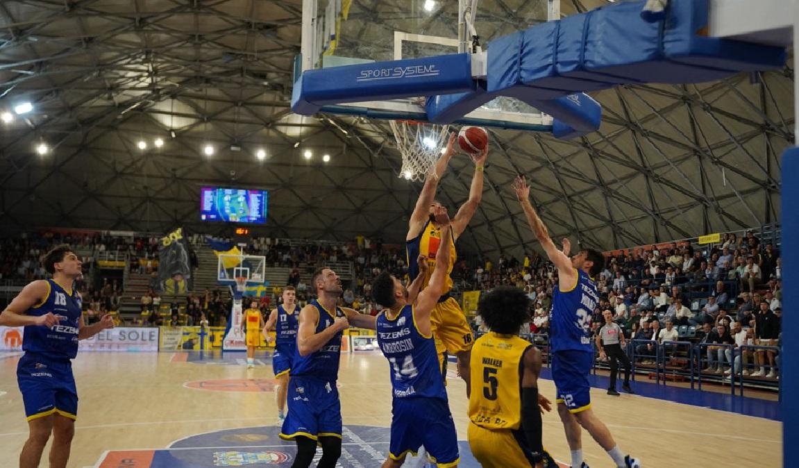 A2 - McGee show al PalaMangano: Verona stende Scafati