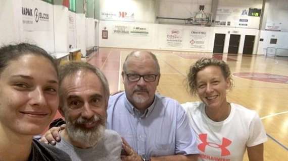 Cecilia Zandalasini ospite al PalaBrera si allena con coach Marco Crespi