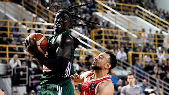 Panathinaikos alle prese con l'infortunio di Wenyen Gabriel