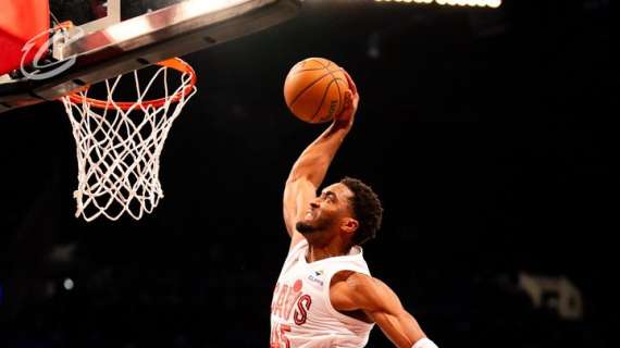 NBA - I Cleveland Cavaliers passeggiano al Barclays Center dei Nets