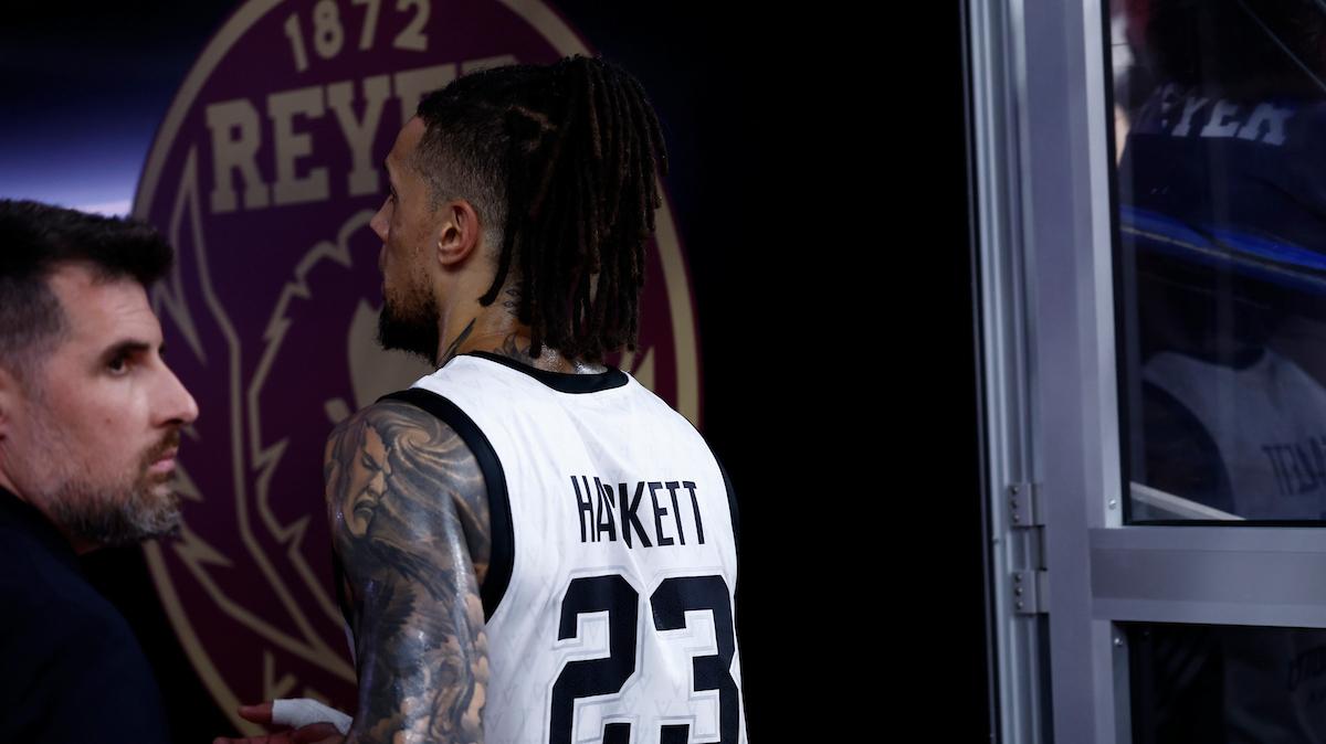 Virtus Bologna, Hackett rischia una squalifica di più giornate? Cosa dice il regolamento