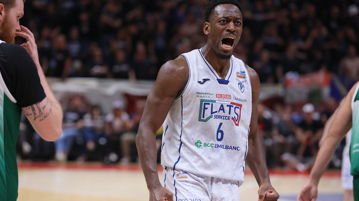 Fortitudo Bologna non esce dal contratto di Anumba, palla al giocatore