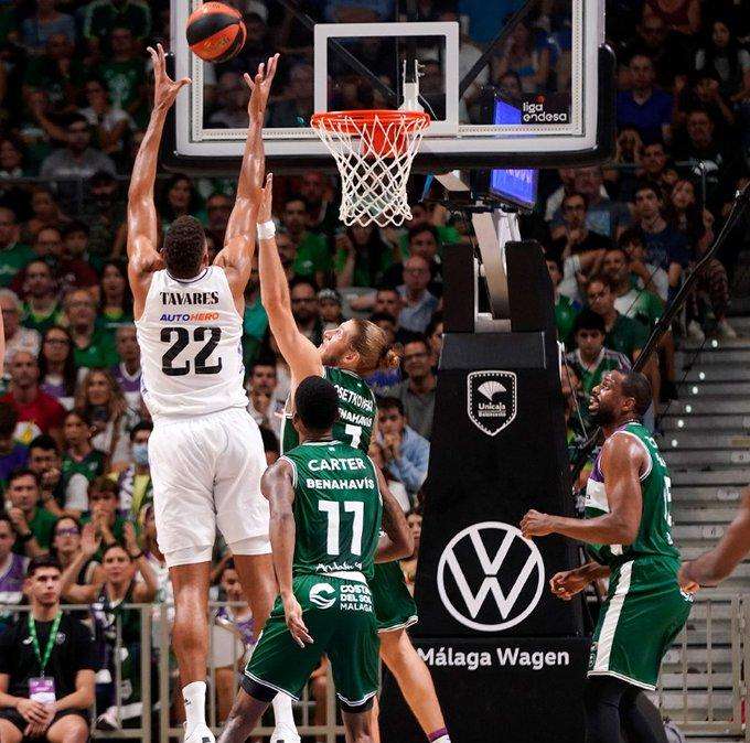 ACB - Il Real Madrid resiste al ritorno dell'Unicaja Malaga