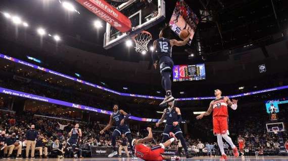 NBA - Show a Memphis: alley-oop con l'ennesima prodezza di Ja Morant