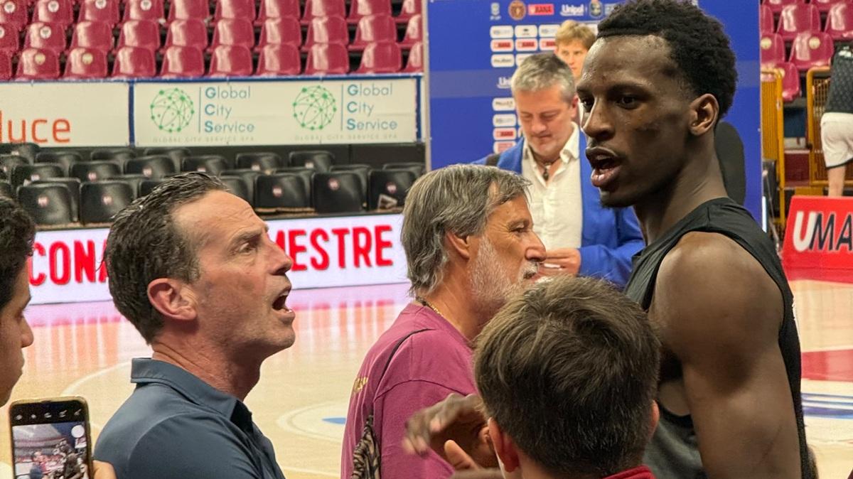 Arrivato al Taliercio, Kenny Atkinson si coccola Saliou Niang: «Diventerà un giocatore NBA»